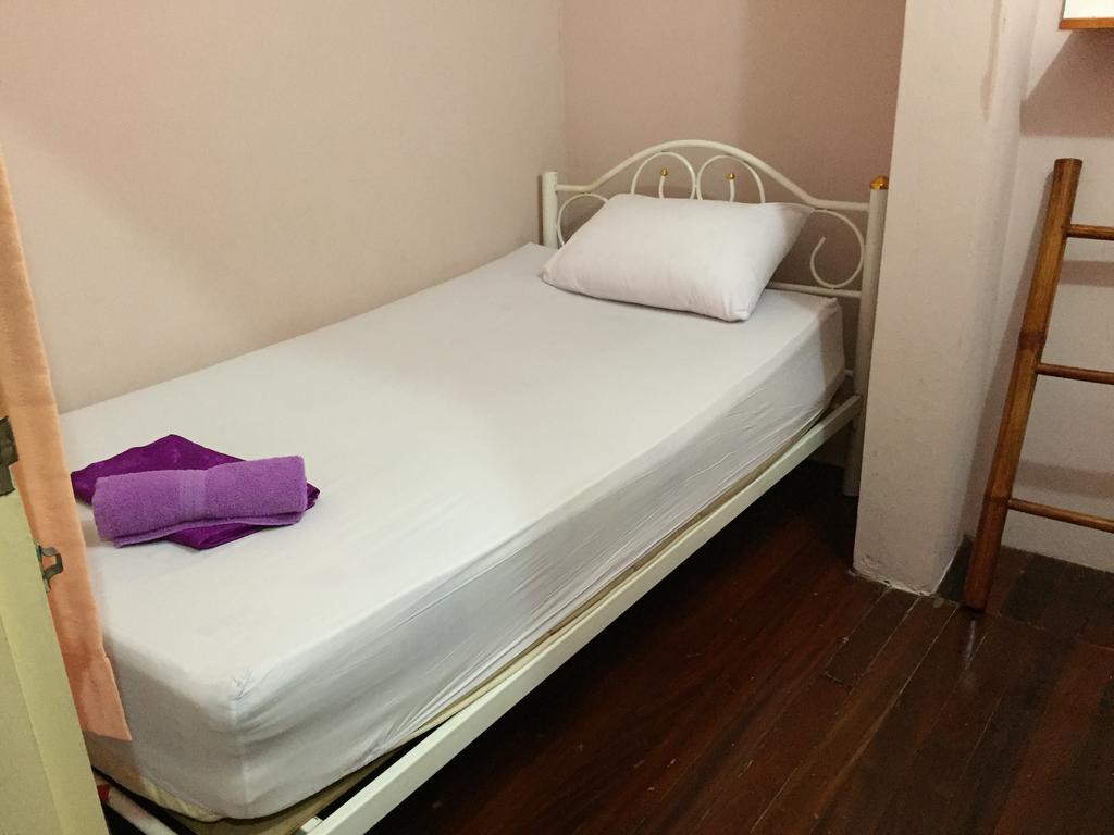 Ricos Honey Place Guesthouse Bangkok Zewnętrze zdjęcie