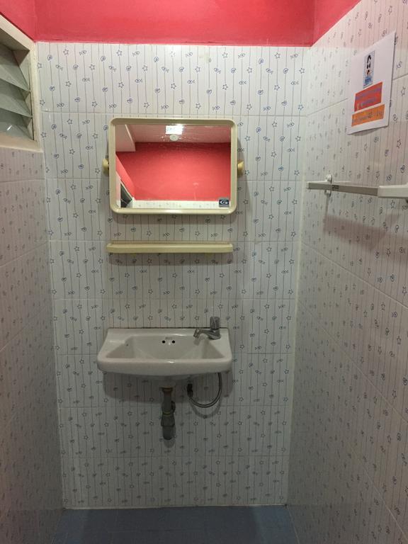 Ricos Honey Place Guesthouse Bangkok Zewnętrze zdjęcie